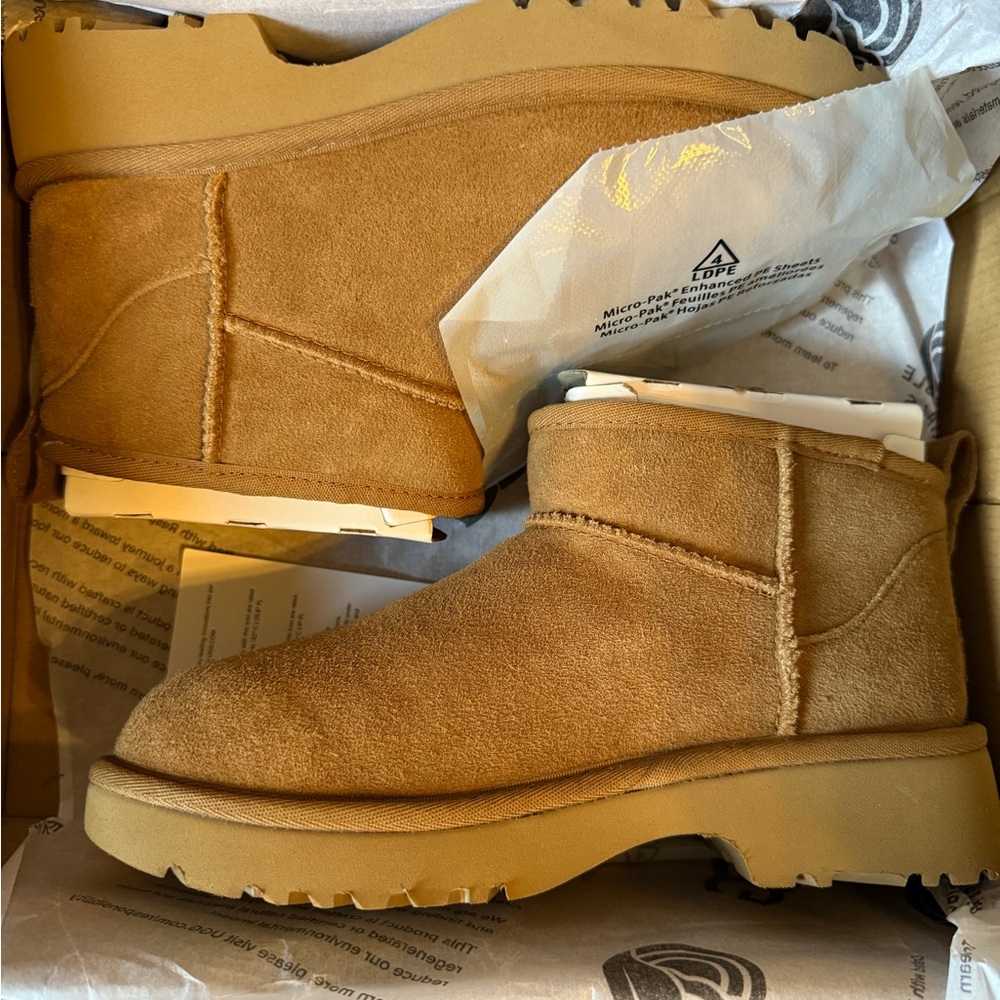New! UGG Classic Ultra Mini New Heights Platform Boot - Big kid 5
